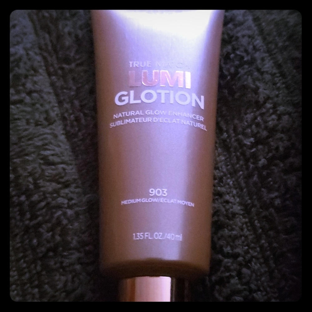 Loreal Lumi Glotion!